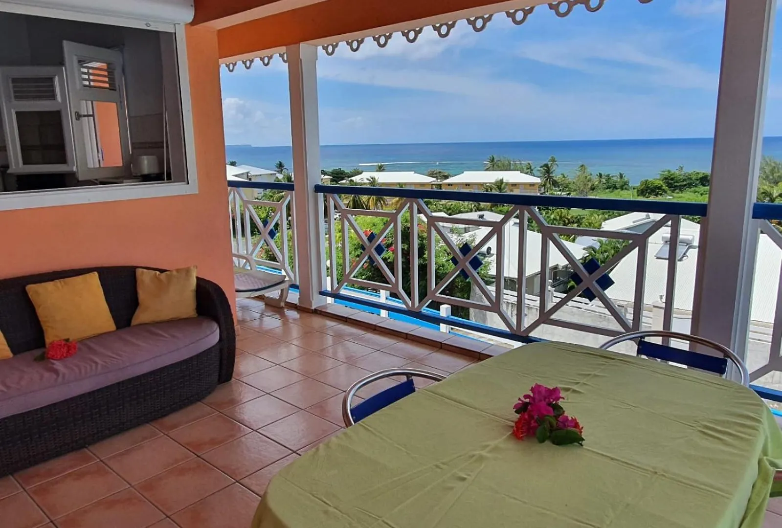 Villa Oceane Le Moule Guest house